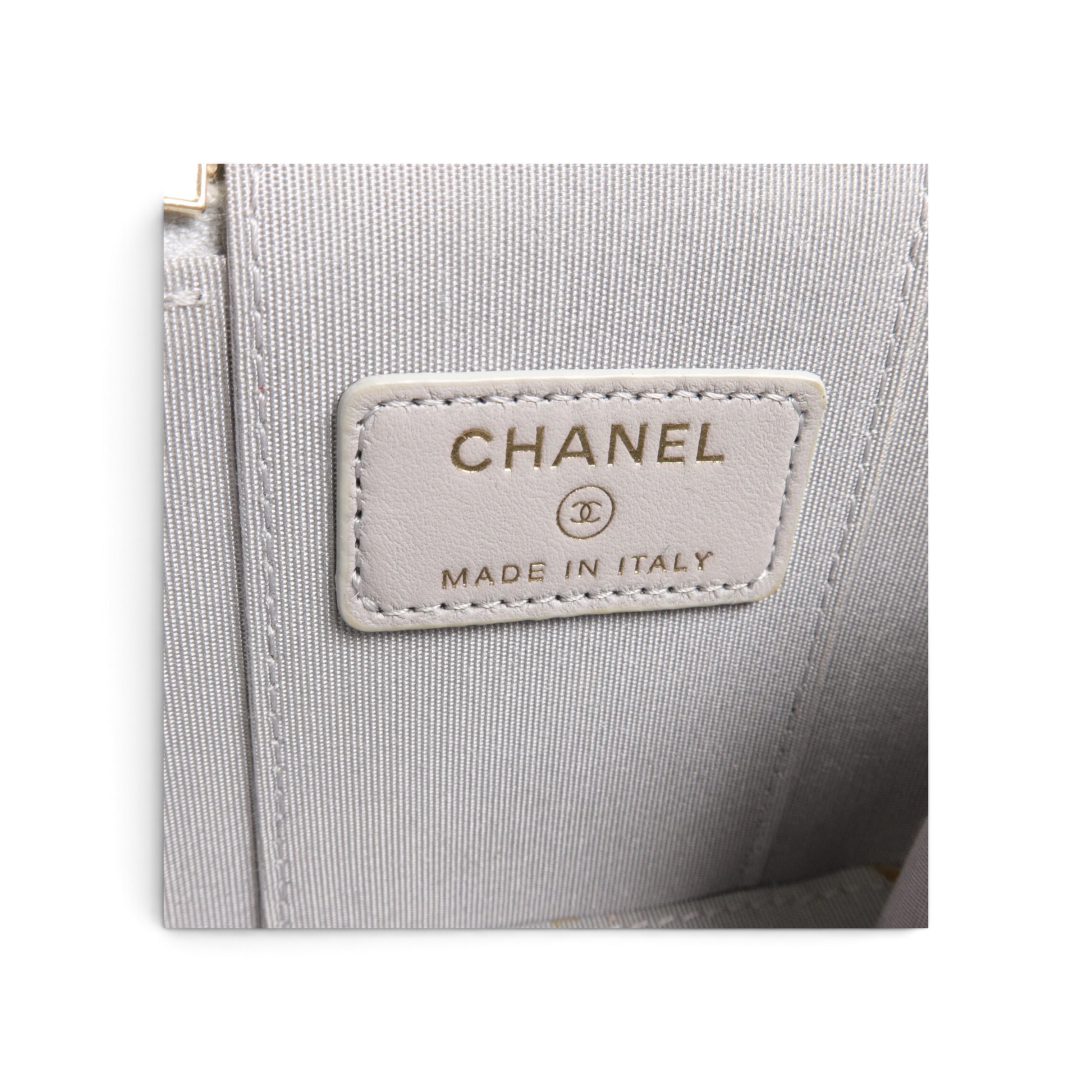 Chanel Mini Vanity Cuir d’agneau Gris claire — vue 19