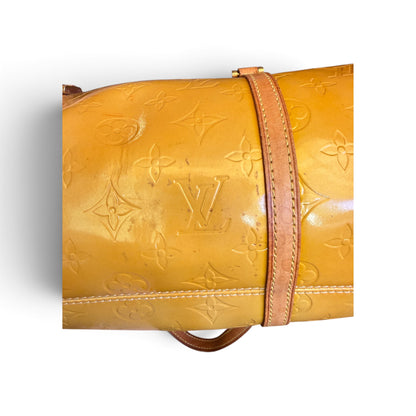 Louis Vuitton Bedford Monogram Vernis Jaune — vue 8