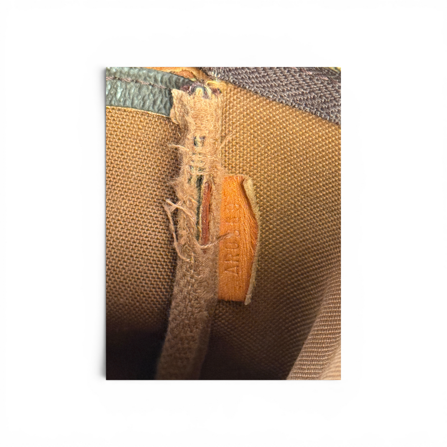 Louis Vuitton Pochette accessoire Monogram