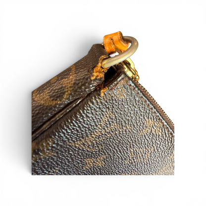Louis Vuitton Pochette accessoire Monogram